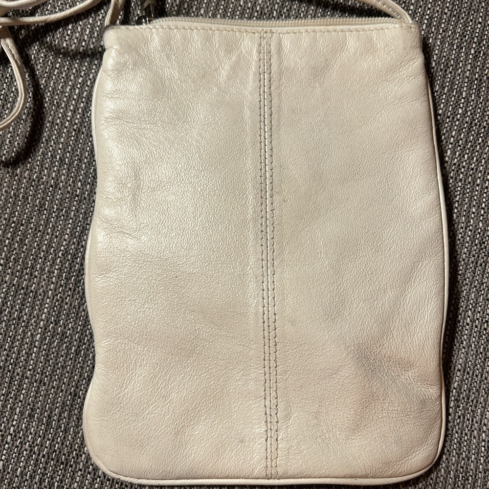 Minimalist White Crossbody Bag - Lightweight Everyday Purse (city purse) - Picture 3 of 5